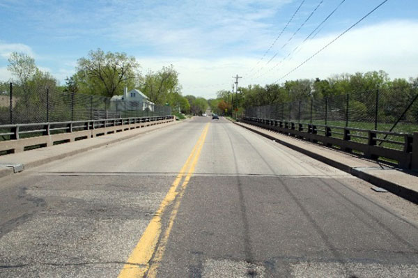 Designers favored simple and unobtrusive types so as to not distract drivers (HAER MN-121 left and HAER MN-124 right).  (Images courtesy of Mead & Hunt, Inc.)