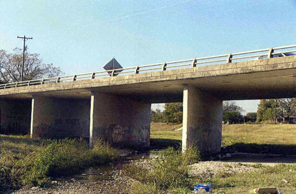 The traditional concrete slab form modernized using new prestressed-concrete methods (HAER TX-3398).  (Image courtesy of Mead & Hunt, Inc.)