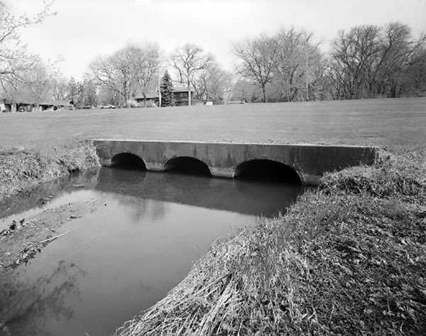 Concrete pipe culverts were available in a variety of shapes to accommodate site conditions (HAER WI-118).  (Image courtesy of Dietrich Floeter.)