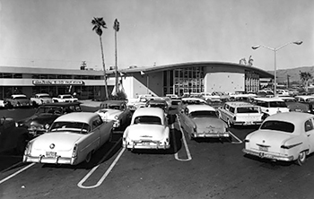 American consumerism and car culture in the 1950s transformed the nation’s transportation network.  (Image by Arnold Del Carlo, courtesy of Sourisseau Academy for State and Local History, San José State University.)